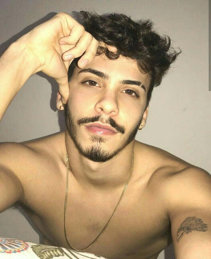 <em>Carlos</em>